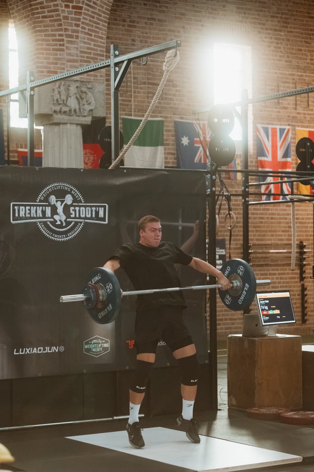 Jasper Beld in actie bij Trekk’n & Stoot’n 2026 in CrossFit Twente