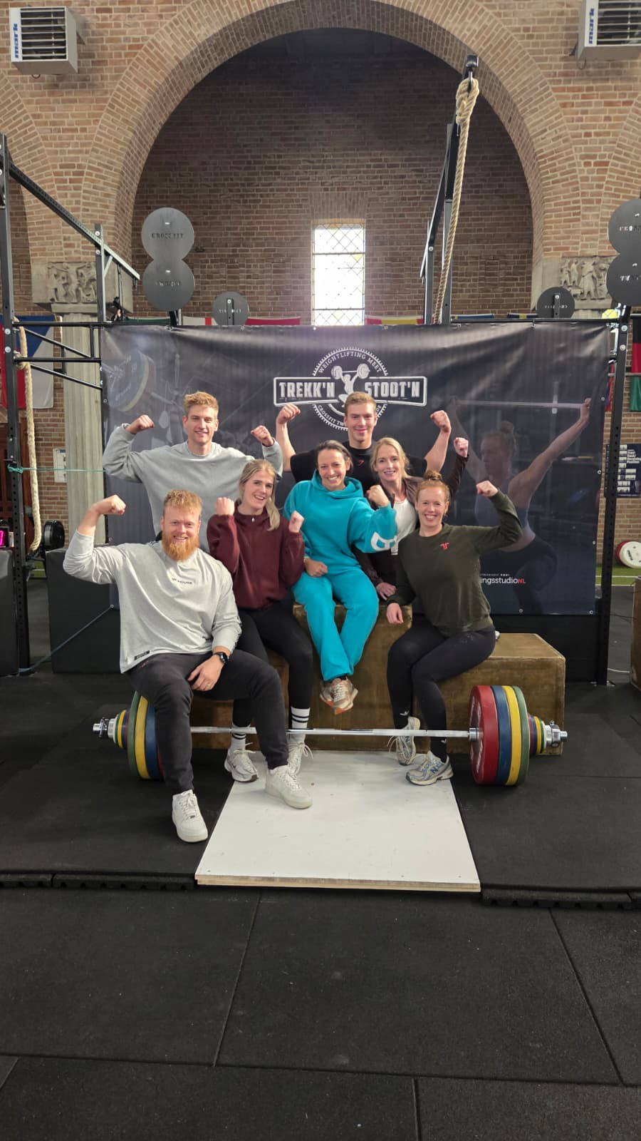De groep van TrainingsstudioNL bij Trekk’n en Stoot’n in CrossFit Twente